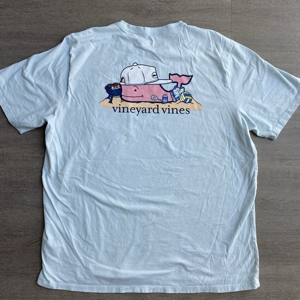 VineyardVines Baby Blue Beach Barbecue Whale Men's T-shirt Sz XL with Pocket.324